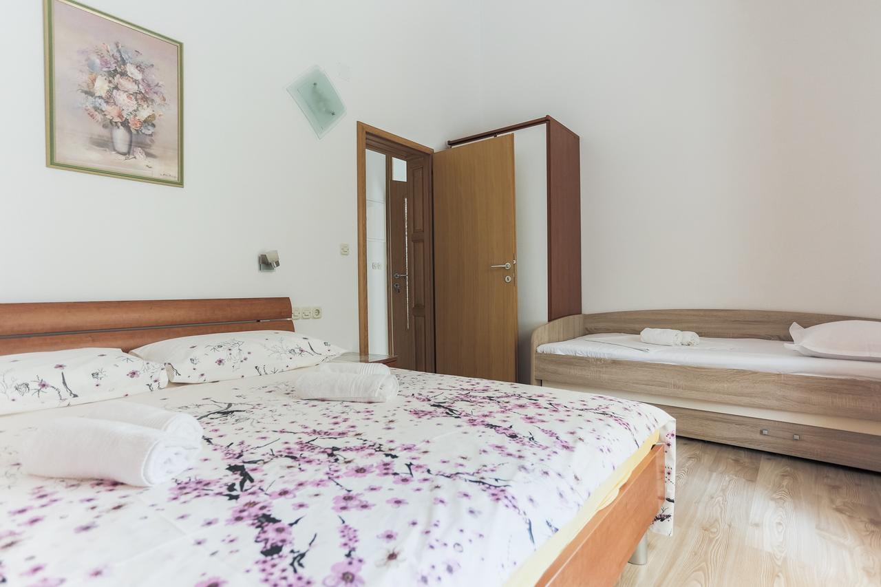 Goic Apartment *